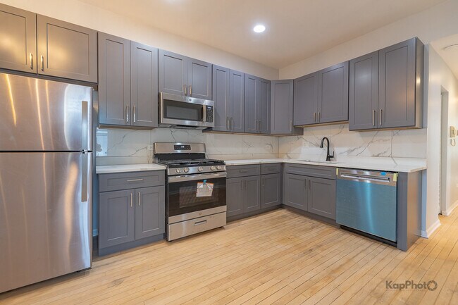 Foto del edificio - 3328 S Emerald Ave