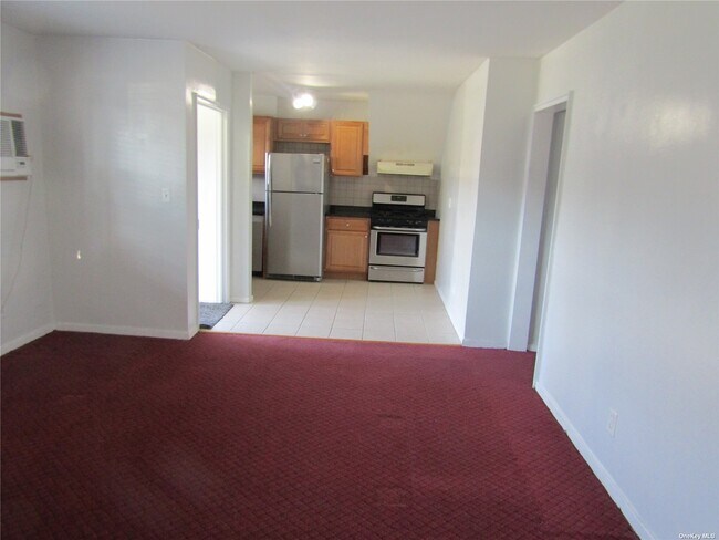 Building Photo - 82-67 Langdale St