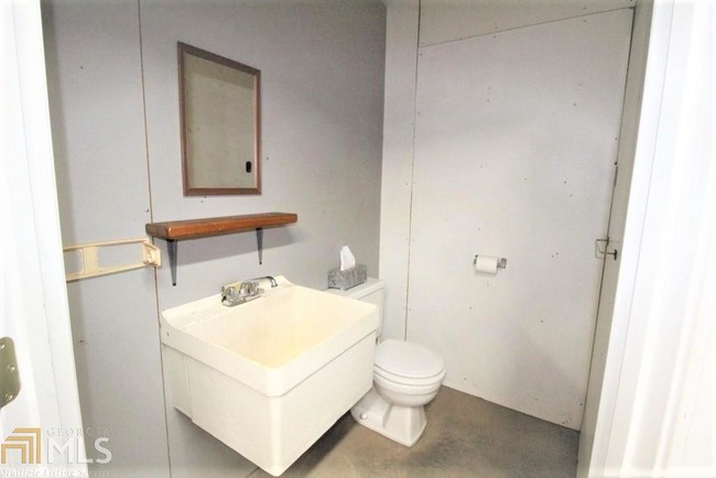 Foto del edificio - 5225 Laurel Terrace