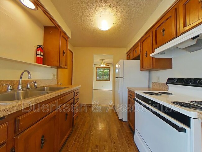Building Photo - 304 NE Conifer Blvd