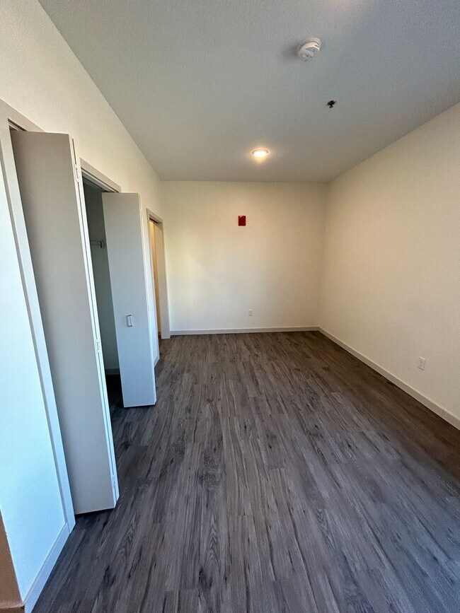 Building Photo - Studio at Tiller + Main