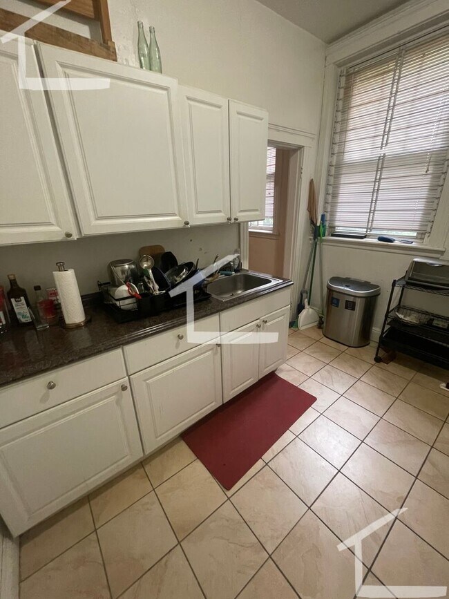 Foto del edificio - Large 3 bed unit right next to the Green Line in Brighton!