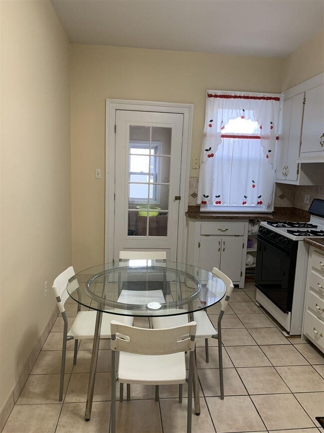 Building Photo - 1306 Central Ave