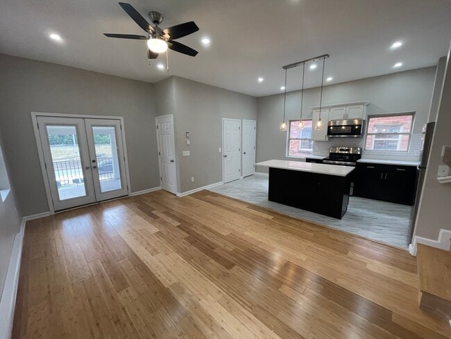 Building Photo - 3837 Beechwood Blvd
