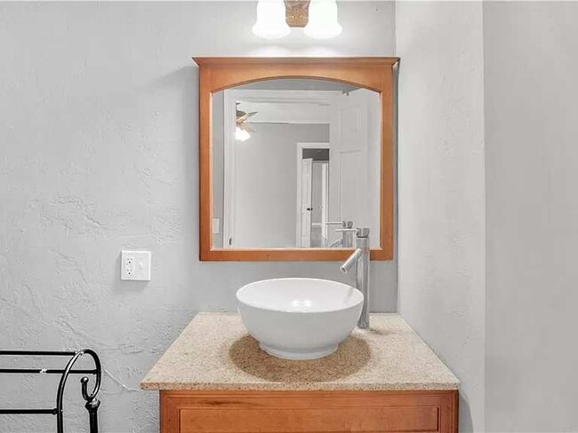 Foto del edificio - 641 Clover St