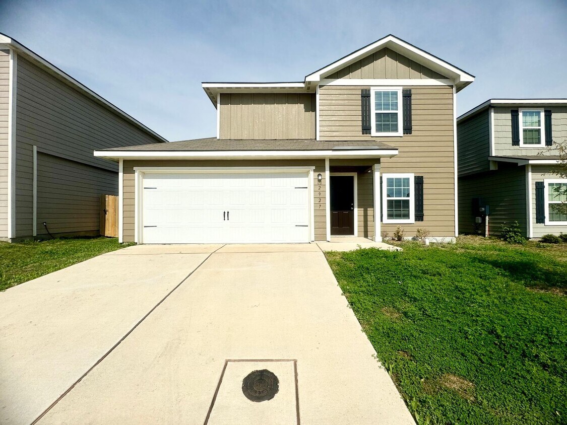 3Bd 2.5 Ba Minutes to Randolph AFB and Ft Sam House Rental in