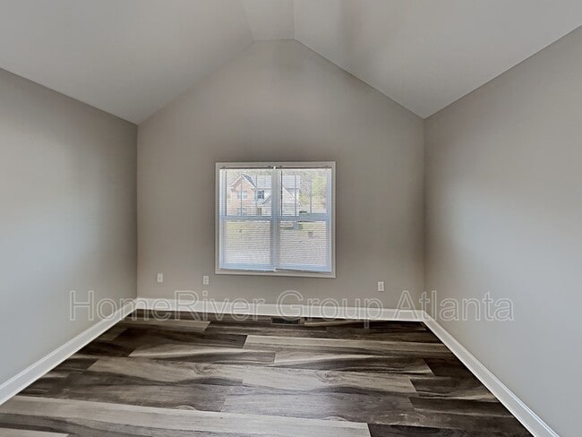 Building Photo - 127 Iverson Pl