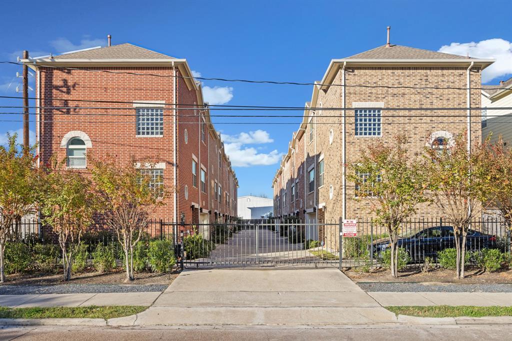 Primary Photo - 540 Westcross St