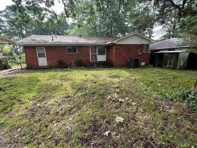Building Photo - 12 Bellemeade Dr