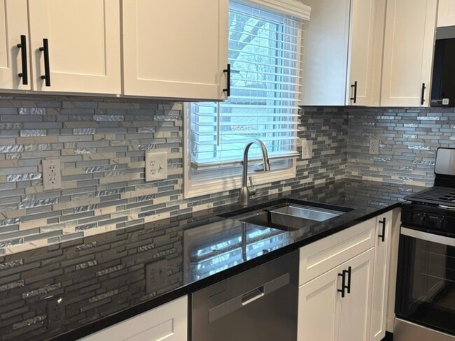 Foto del edificio - 5552 Lyman Ave