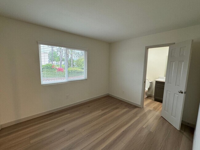 Building Photo - Newly Renovated Home in Downtown San Juan ...