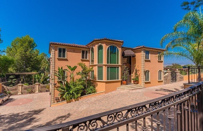 Foto del edificio - 10525 Mary Bell Ave