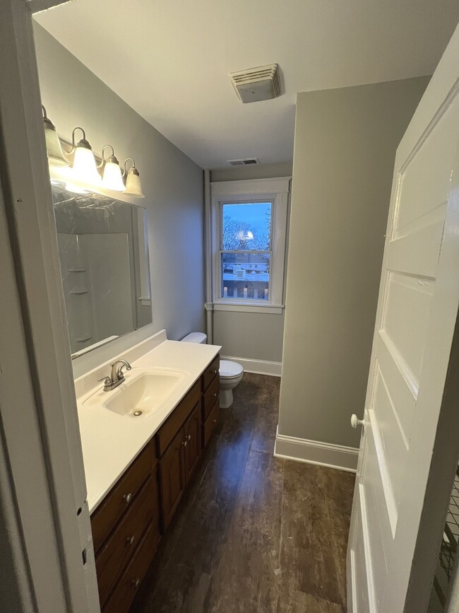 Building Photo - 416a W Virginia St