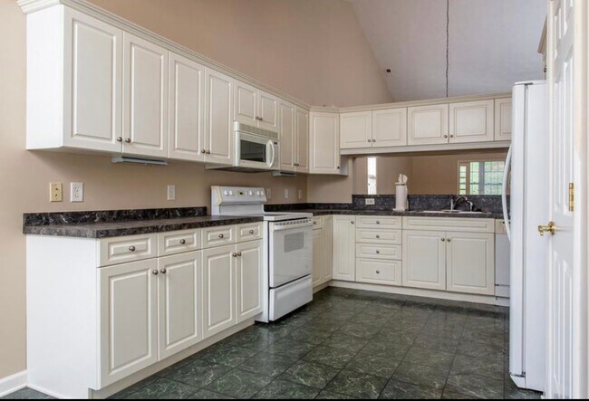Foto del edificio - 3591 Forest Oaks Ln