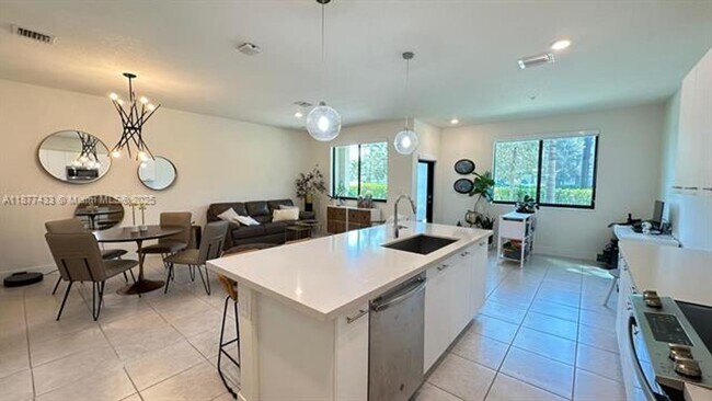 Foto del edificio - 4640 NW 84th Ave