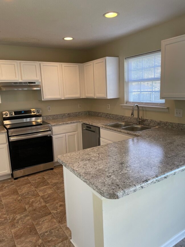 Building Photo - 8009 Bright Oak Trail