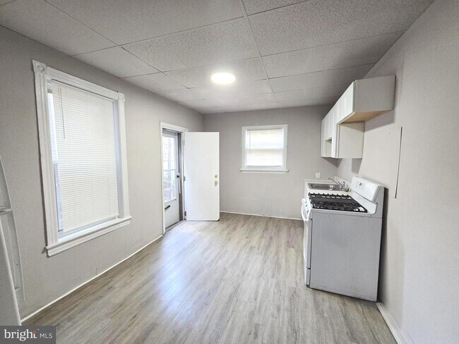 Foto del edificio - 4436 N Chadwick St