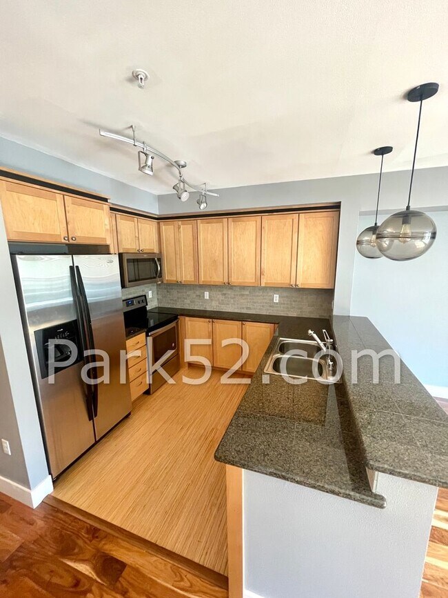 Foto del edificio - One Bedroom Condo in Downtown Tacoma