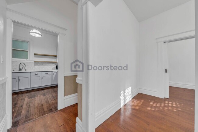 Foto del edificio - 607A Shotwell St