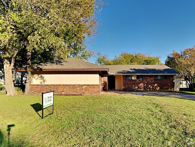 Building Photo - 4820 Grove St