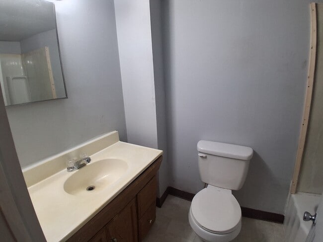 Building Photo - 922 Martin-