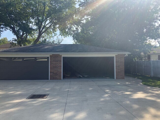 Foto del edificio - 2406 Triplett Blvd