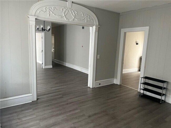 Building Photo - 645 Cranston St