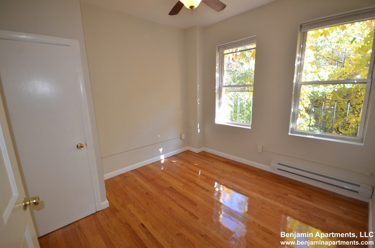 Foto principal - 115 Salem St