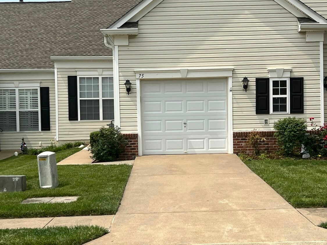 Primary Photo - 75 Harborton Ln