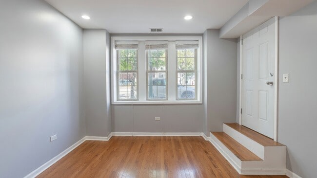 Foto del edificio - 3727 N Ashland Ave
