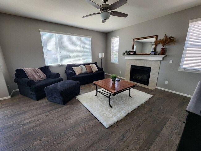 Foto del edificio - Stunning 4/3/3 Home in Banning Lewis Ranch!!!