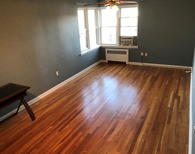 Living Room (facing lower-NYC) - 2520 John F Kennedy Blvd