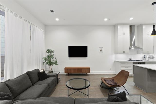 Foto del edificio - 2226 N Garrett Ave