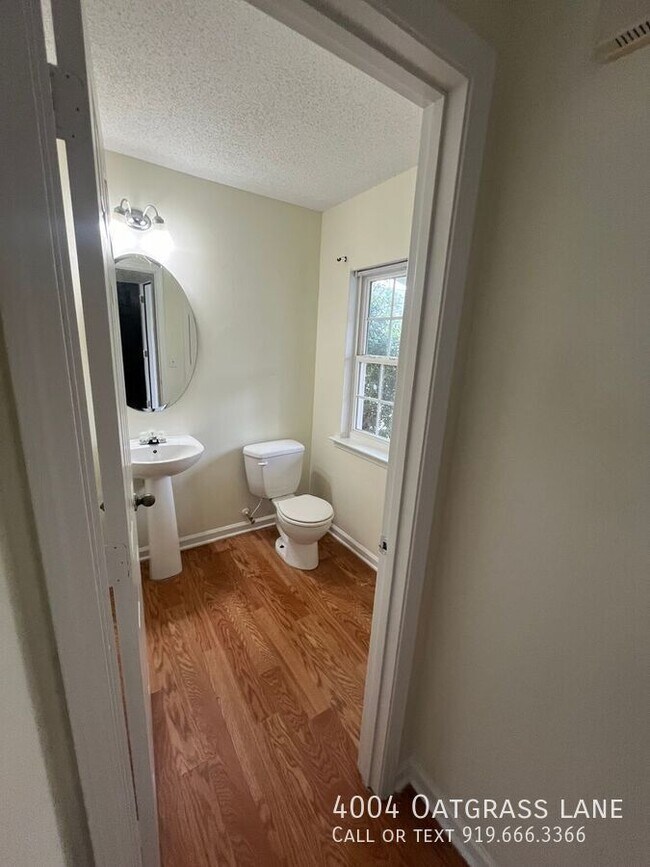 Foto del edificio - 4004 Oatgrass Ln