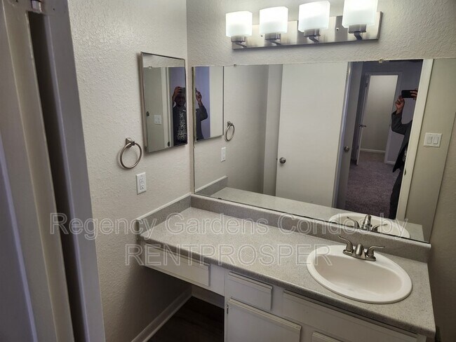 Building Photo - 4425 Thornbriar Ln