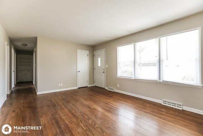 Foto del edificio - 13000 E 54TH ST, KANSAS CITY, MO 64133