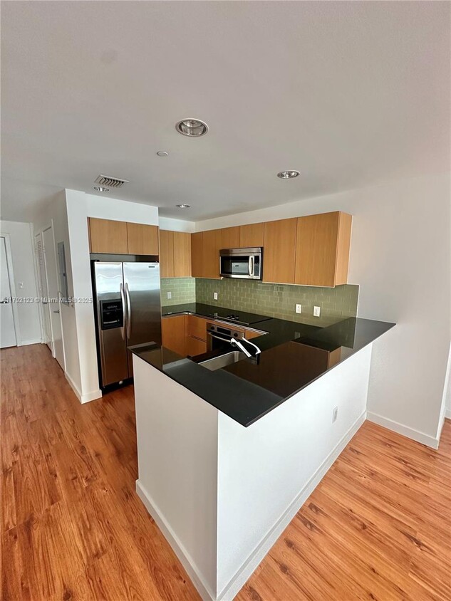 Primary Photo - 1060 Brickell Ave