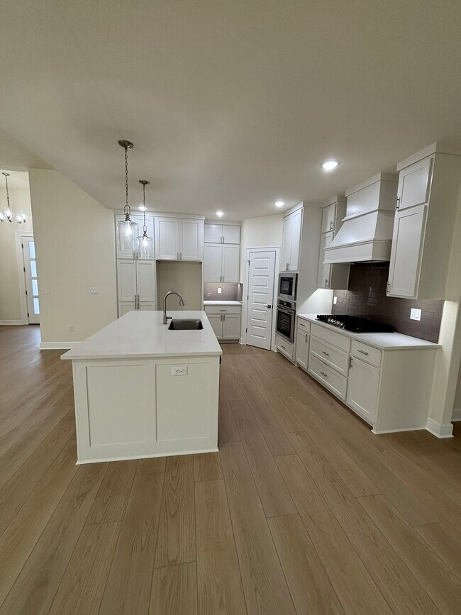 Building Photo - 2604 SW Blustery Dr