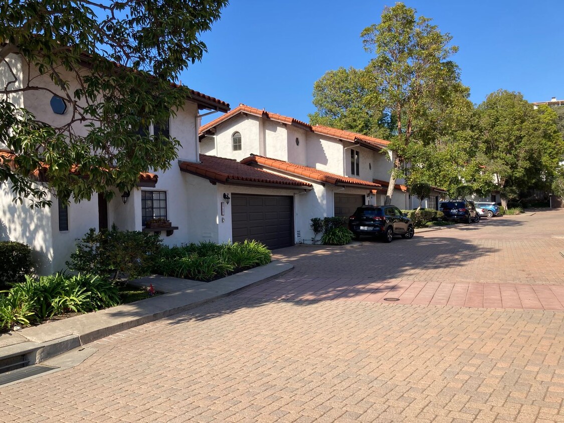 Primary Photo - Charming house located on The Mesa