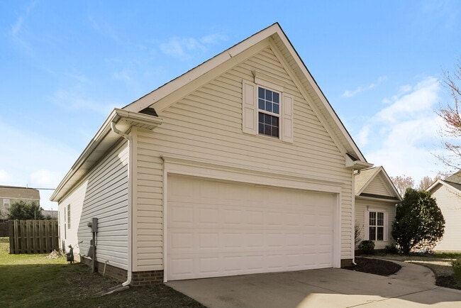 Building Photo - 4031 Huntmeadow Dr