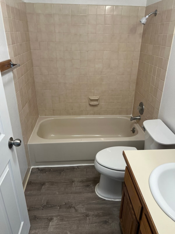 Building Photo - 551 N Robin Cir