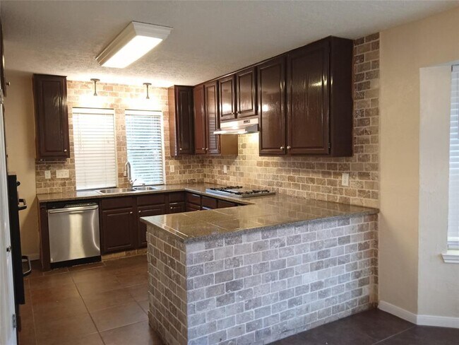 Building Photo - 11419 Springland Dr