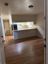 Building Photo - 125 W 9th Ave