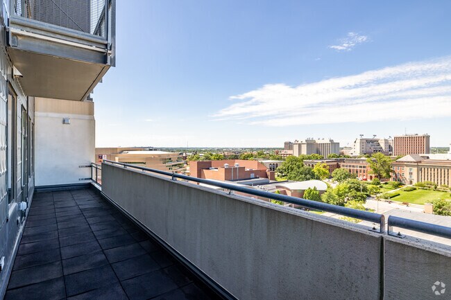 Balcón - The Parkhaus - Leasing By Bedroom