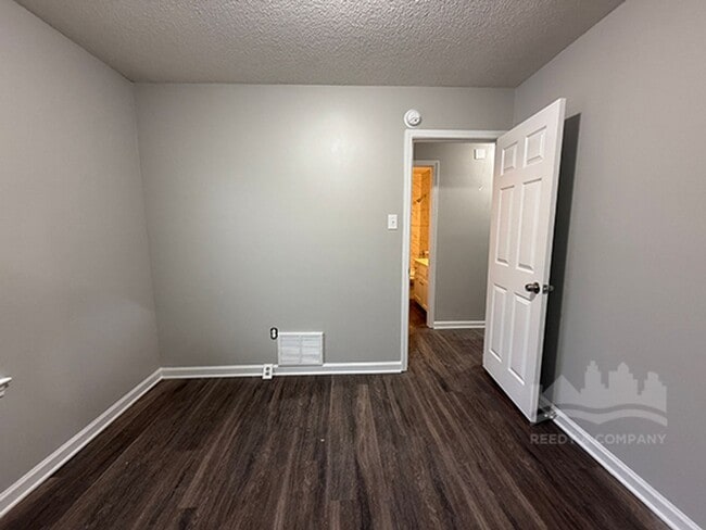 Building Photo - 5064 Bowdoin Dr