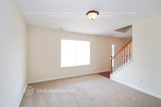 Foto del edificio - 124 Wood Hollow Ct