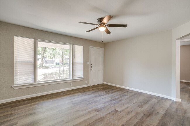 Foto del edificio - Remodeled 2 Bed 1 Bath Home Ready for New ...