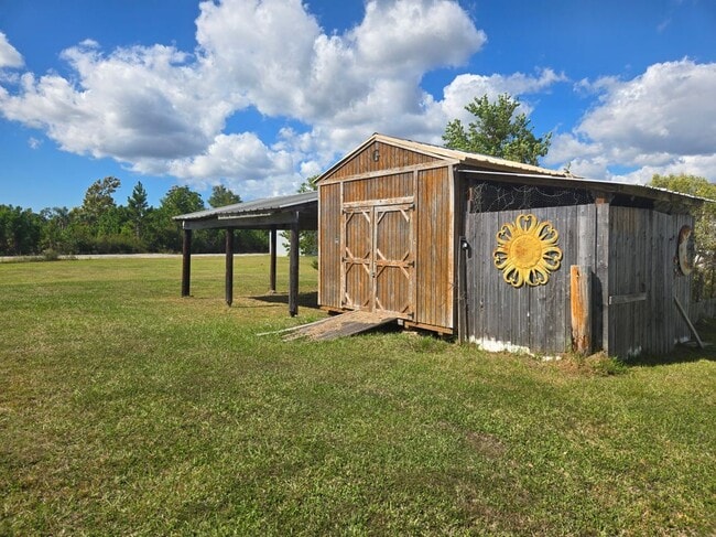 Building Photo - 385 Sunshine Rd