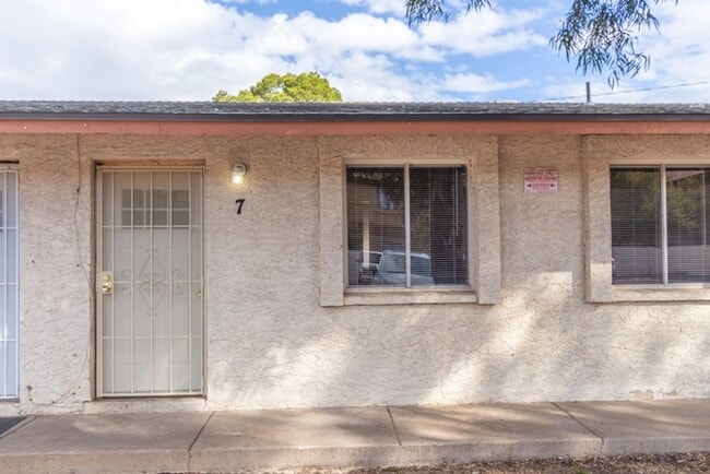 Building Photo - 15605 N 29th St