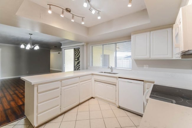 Building Photo - 5221 W Harmont Dr
